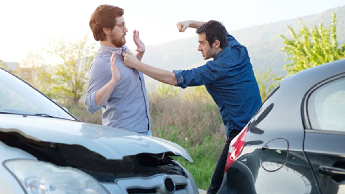 You need not argue or fight after minor road accident. Here's why?