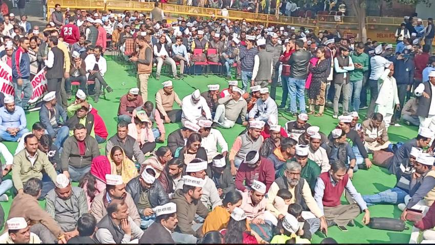 Old Pension Scheme: Government employees roar at Jantar Mantar, threaten for massive protest in Parliament in 2024  